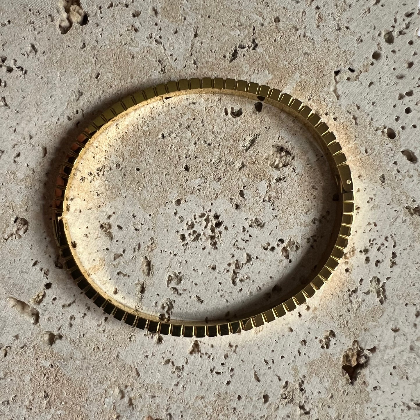 Karolina Classic Bangle in GOLD