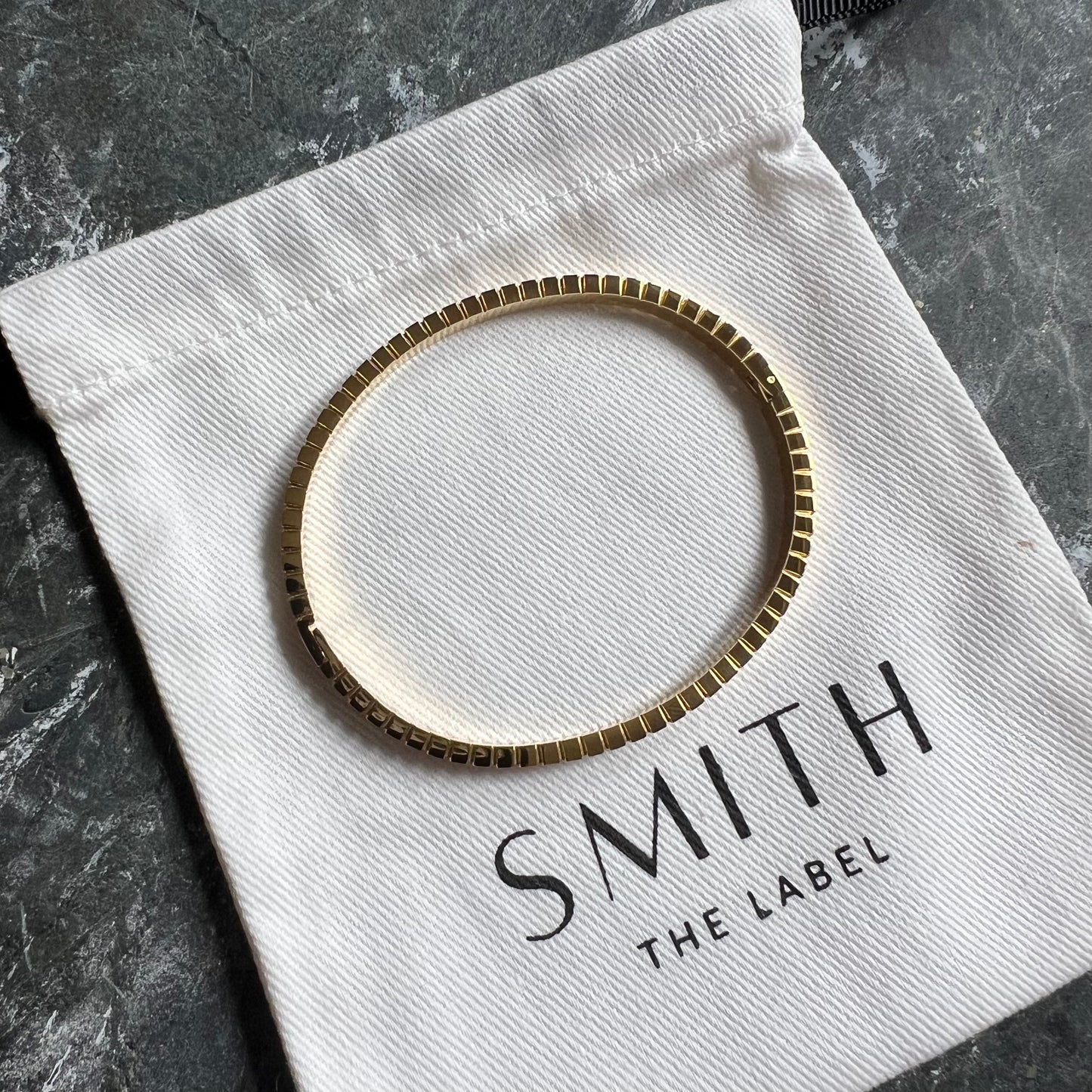 Karolina Classic Bangle in GOLD