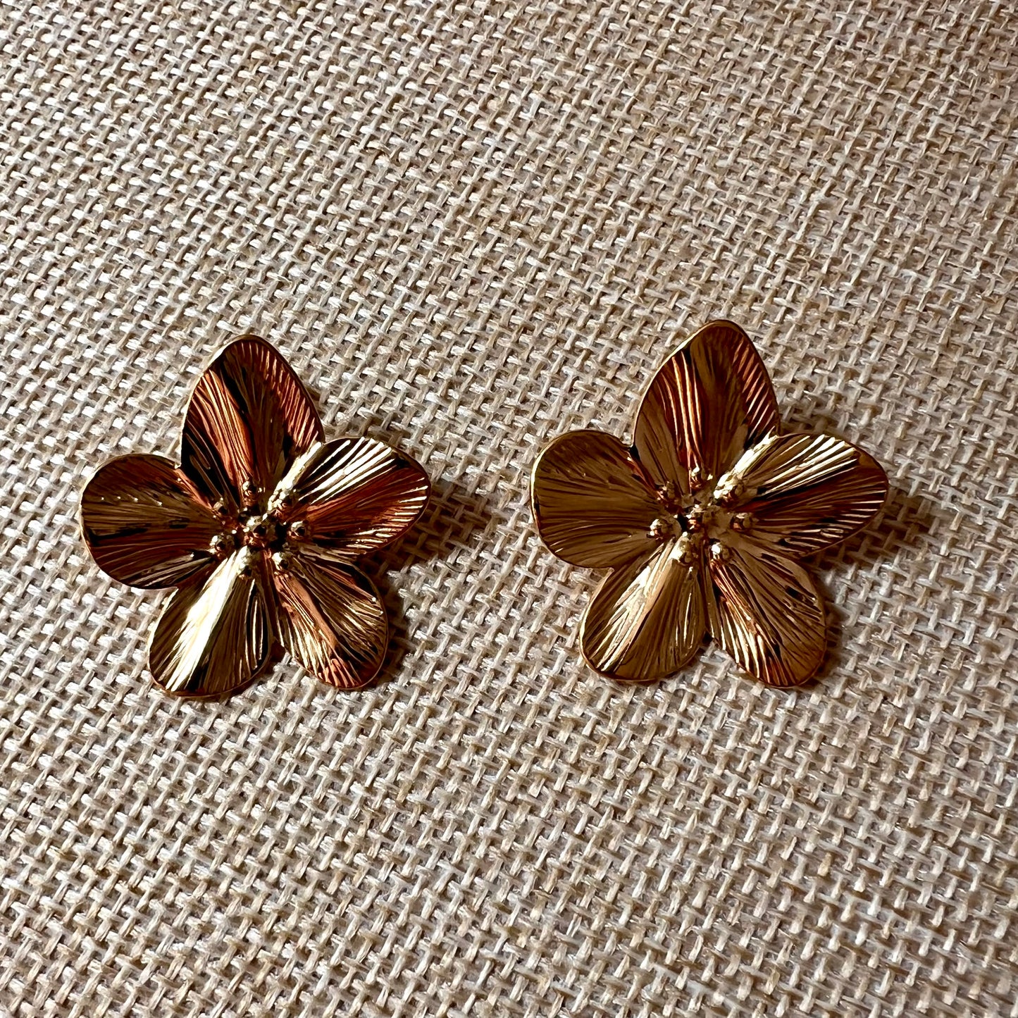 Flora Stud Earrings in GOLD