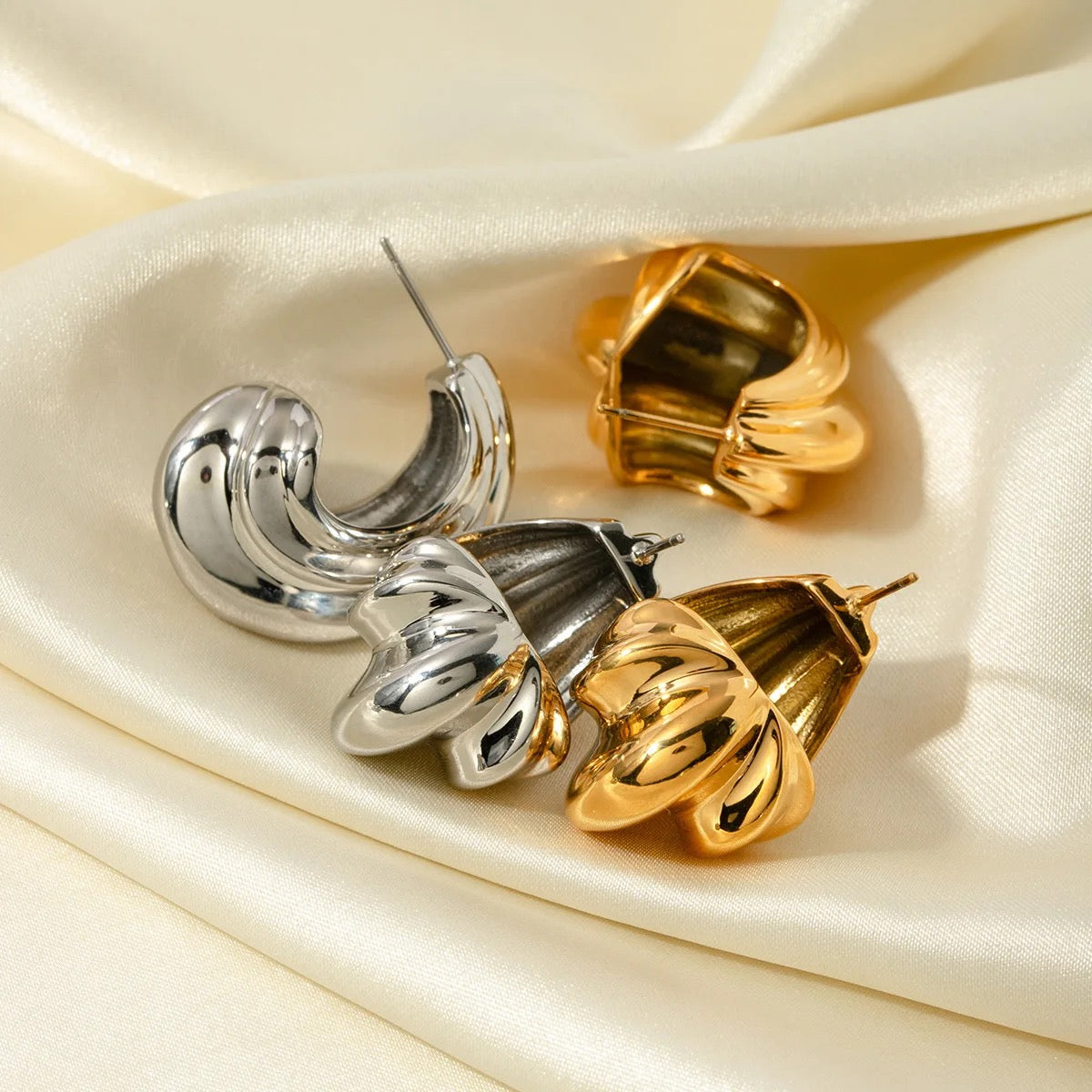 Stevie Triple Ridge Hoops in SILVER
