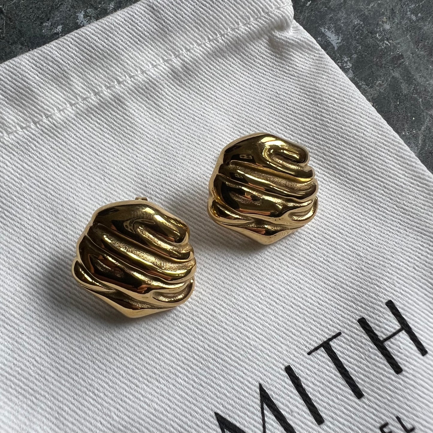Ylian Ripple Stud Earrings in GOLD