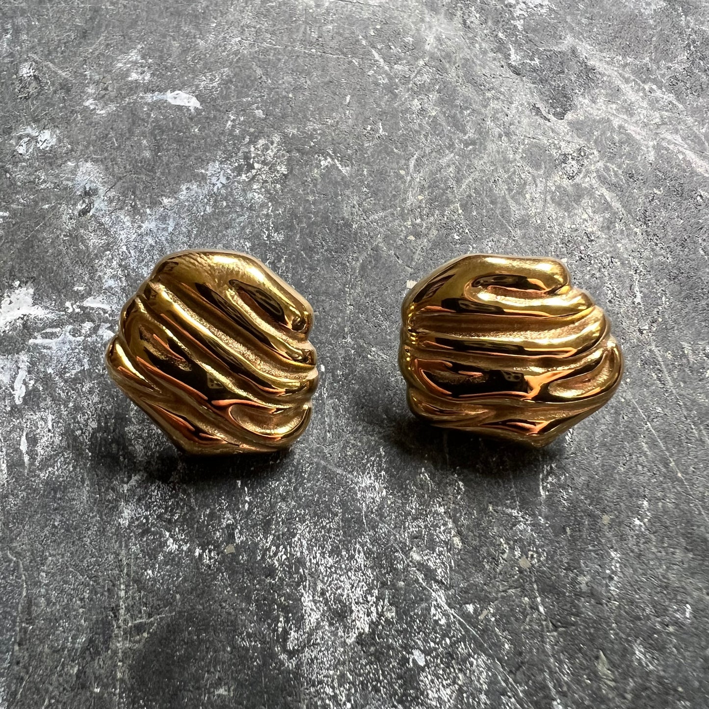 Ylian Ripple Stud Earrings in GOLD